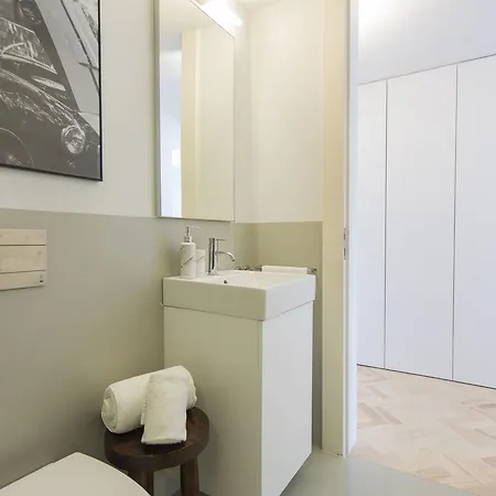 Lovelystay - Penthouse On The Tagus In Alfama Apartment