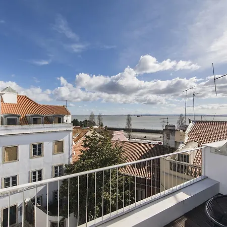 Apartment Lovelystay - Penthouse On The Tagus In Alfama Lisbon