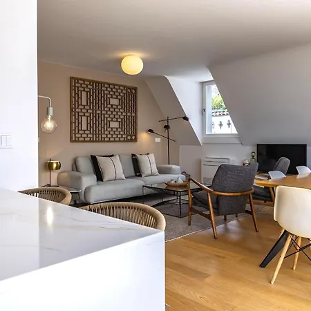 Penthouse On The Tagus In Alfama By Lovelystay アパート リスボン
