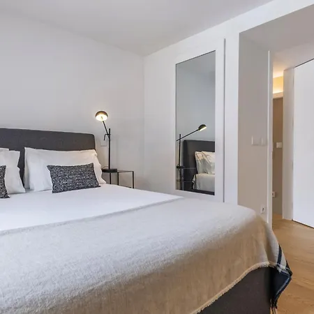 Penthouse On The Tagus In Alfama By Lovelystay *